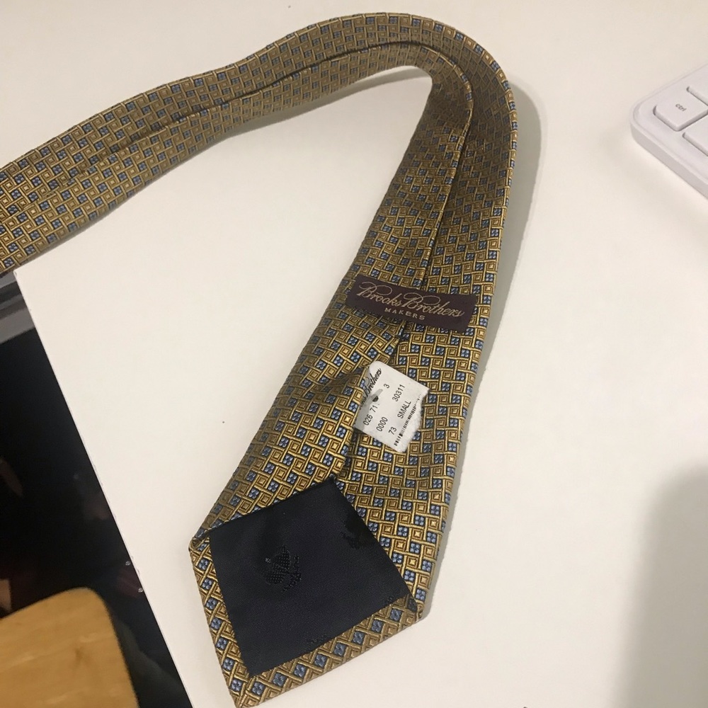 Brooks Brothers Men's Tie - Picture 3 of 5